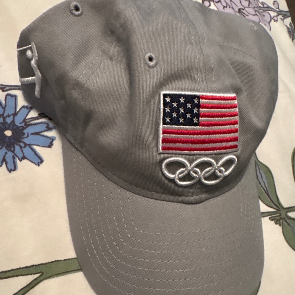 Adjustable hat